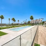 Lejlighed 3001 Velaya Beachfront Luxury
