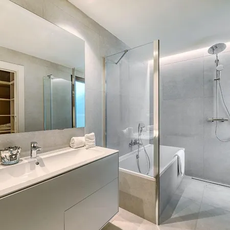 3001 Velaya Beachfront Luxury * Estepona